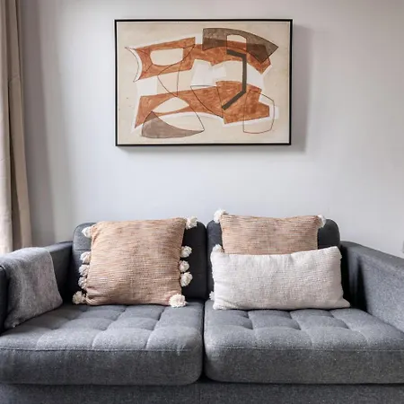 Blueground Sagrada Familia Furnished Bcn-99